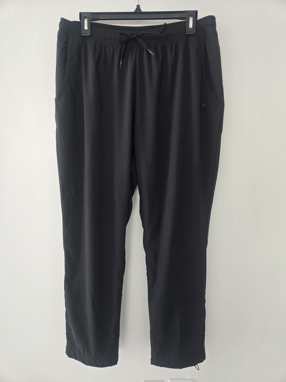 Nike Dri-FIT Mens Black Track Pants L Drawstring Elastic Waist Pockets 31"